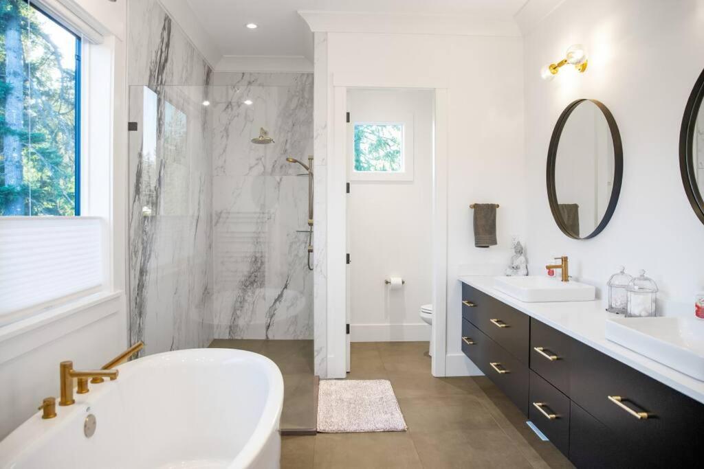 The Fernridge Estate: 5Bd Family Retreat! Villa Langley Exteriör bild